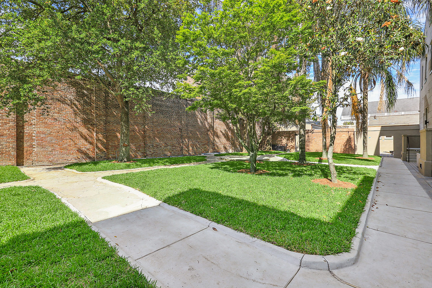 convent lofts apartments new orleans private courtyards