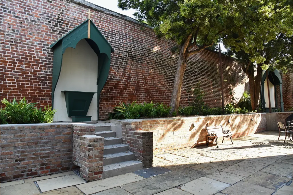 walled convent lofts garden